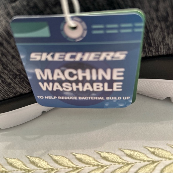 Skechers Slip Ins Black and White Athletic Shoes Size 6 New With Tags - Picture 6 of 8